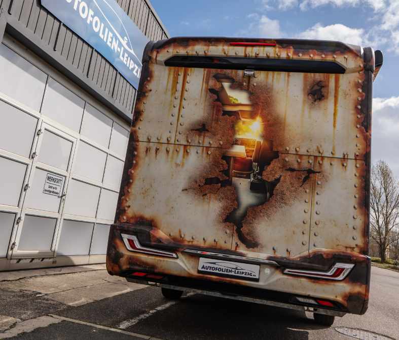 Folienbeklebung eines Wohnmobiles