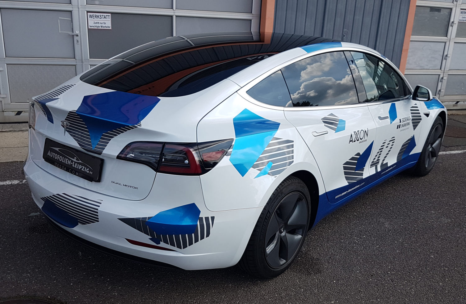 Car Wrapping Tesla Model 3 - Autofolien Leipzig